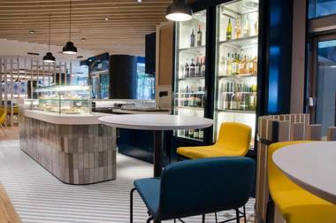 Suites Plaza Hotel & Wellness