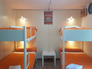 Barri Antic Hostel & Pub