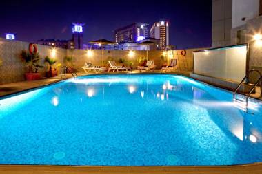 Landmark Riqqa Hotel