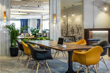 Mercure Dubai Barsha Heights Hotel Suites