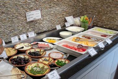 Savoy Suites Hotel Apartment - Newly Renovated