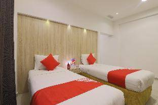 Capital O 31424 Gold Hotel