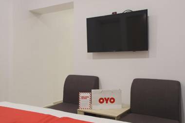 Capital O 31424 Gold Hotel