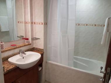 Beautiful 1Bedroom Apartment Near Metro Station