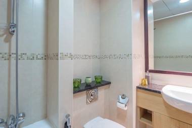Spacious Modern Studio In JLT - Sleeps 3