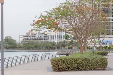 Spacious Modern Studio In JLT - Sleeps 3