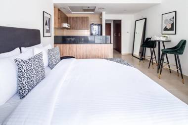 Frank Porter - Burj Al Noujoum