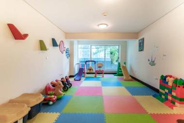 GuestReady - Feather In the Wind