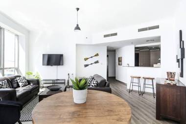 Stunning Marina 2BR With Sea Views