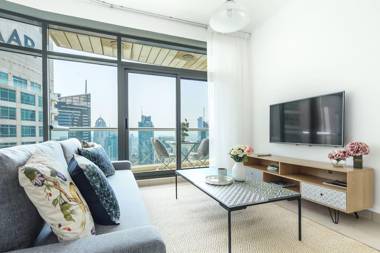 Impressive 1BR w/ Incredible Marina Views!