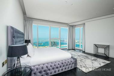 LUX - Lavish Suite with Full Palm Jumeirah View 1