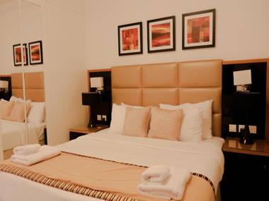 Signature Holiday Homes - Luxury 2BHK in Capital Bay Tower B