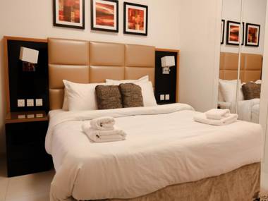 Signature Holiday Homes - Luxury 2BHK in Capital Bay Tower B