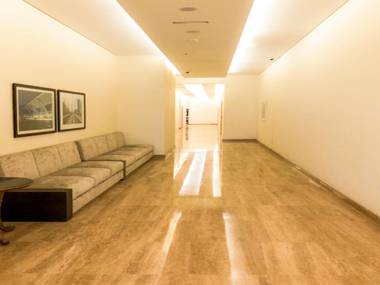 Signature Holiday Homes - Luxury 2BHK in Capital Bay Tower B