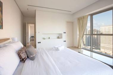 Stunning & Luxurious 4BR Penthouse in Dubai Marina