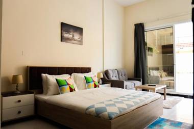 Signature Holiday Homes - Furnished Studio in Knight Bridge Court A JVC