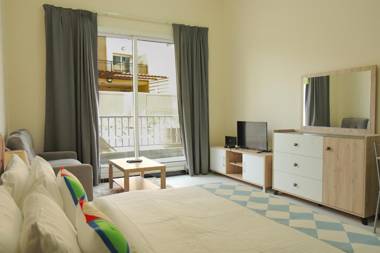 Signature Holiday Homes - Furnished Studio in Knight Bridge Court A JVC