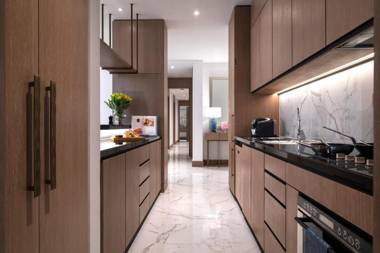 Al Jaddaf Rotana Suite Hotel