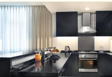 Al Ashrafia Spacious Three Bedroom- Downtown