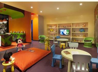 Al Ashrafia Spacious Three Bedroom- Downtown