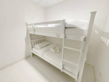 FAM Living - Palm Jumeirah Sarai Apartments - Private Beach