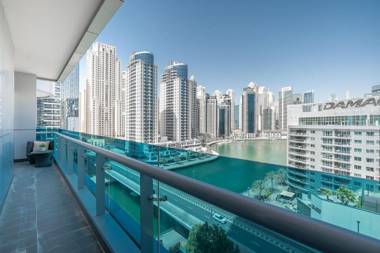 Nice flat with views to Dubai Marina