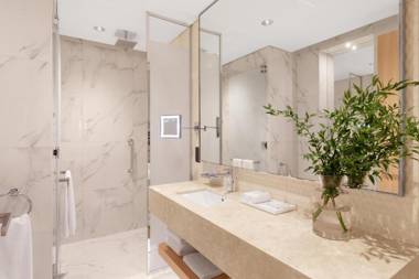 Adagio Premium The Palm