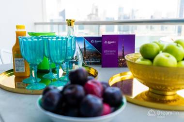 Dream Inn Apartments- West Wharf