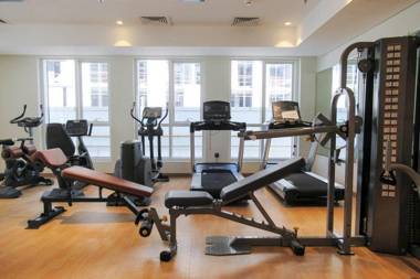 Luxurious Living In This 2BR w/ Study in Downtown