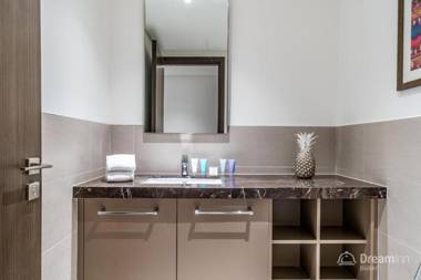 Dream Inn Apartments- Boulevard Heights