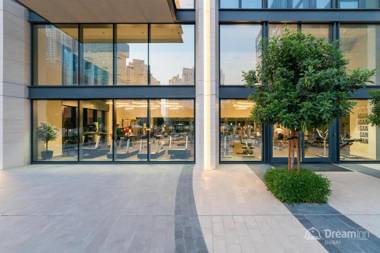 Dream Inn Apartments- Boulevard Heights