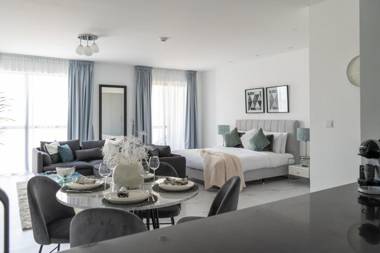 Stylish Studio in JBR with Balcony and Pool
