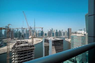 Apartment with views in Business Bay area