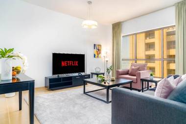 Livein Holiday Homes JBR