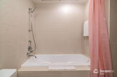 Dream Inn Apartments - Standpoint Tower