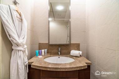 Dream Inn Apartments - Standpoint Tower