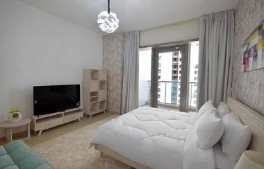 KeyHost - Sparkle Tower 1208