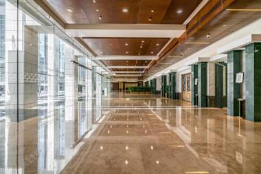 Quiet DIFC studio with Burj Khalifa view and balcony