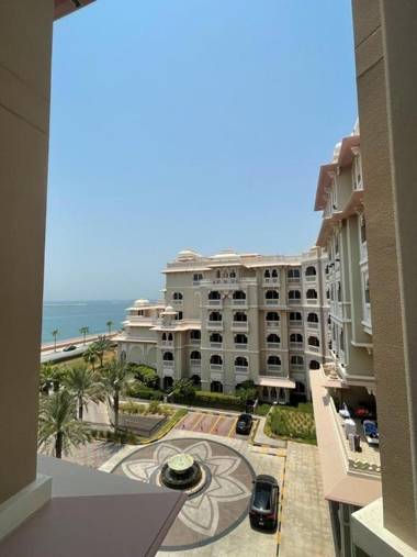 Royal Club By RVHR Grandeur Residence Crescent Palm Jumeirah
