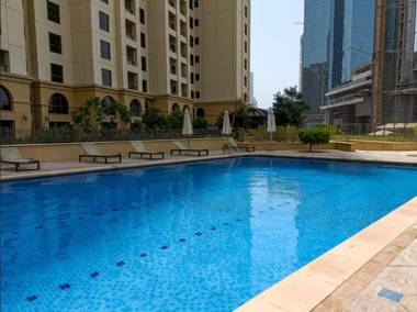 Deluxe Waterfront Roomy Apt Perfect for Groups