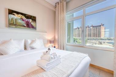 Welcoming 1 Bedroom Palm Jumeirah with sea View