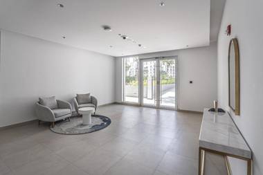 Nice Apartment with balcony in Dubai Creek