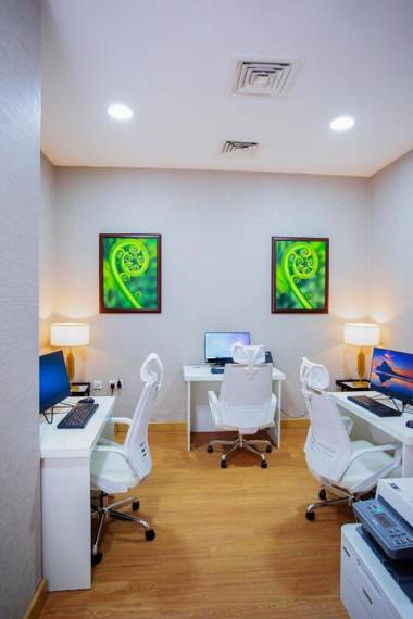 Royal Regency Suites