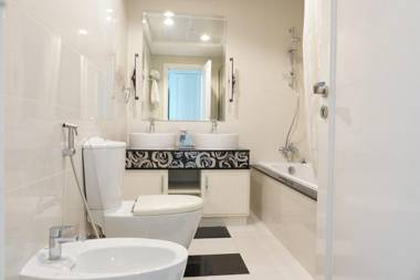 Stunning 2 BR Dubai Mall Street Dubai Downtown