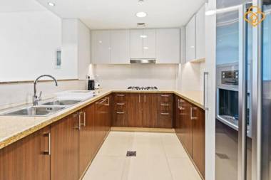 Keysplease Burj Khalifa View 2 BR Apt connected to Dubai Mall