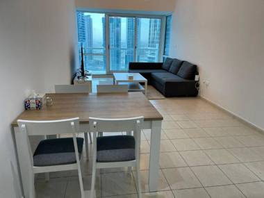 Modern Lake View 1 Bedroom Apt in JLT