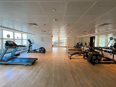 Modern studio with nice Marina views