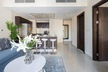 Modern 1BR in Dubai Marina with Marina Views!