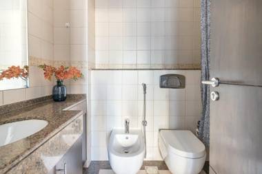 Modern 1BR in Dubai Marina with Marina Views!