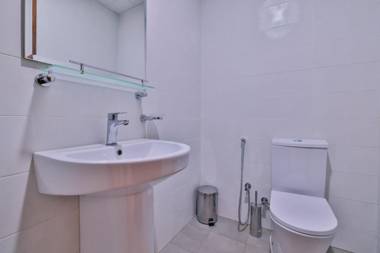 Opulent Apartments by Dubai MallBurj Khalifa-PoolGym & Parking